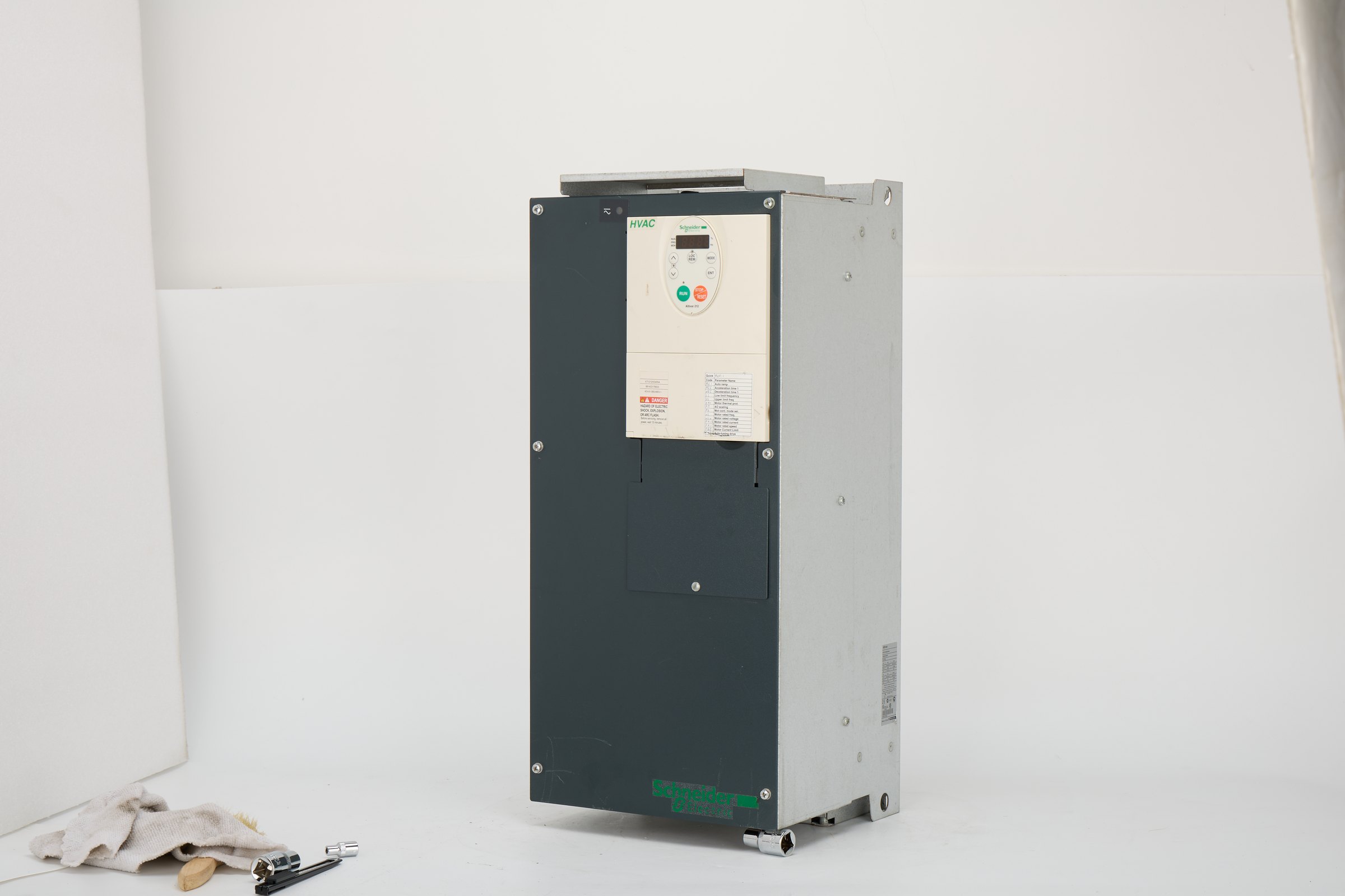 Schneider Electric ATV212HD45N4