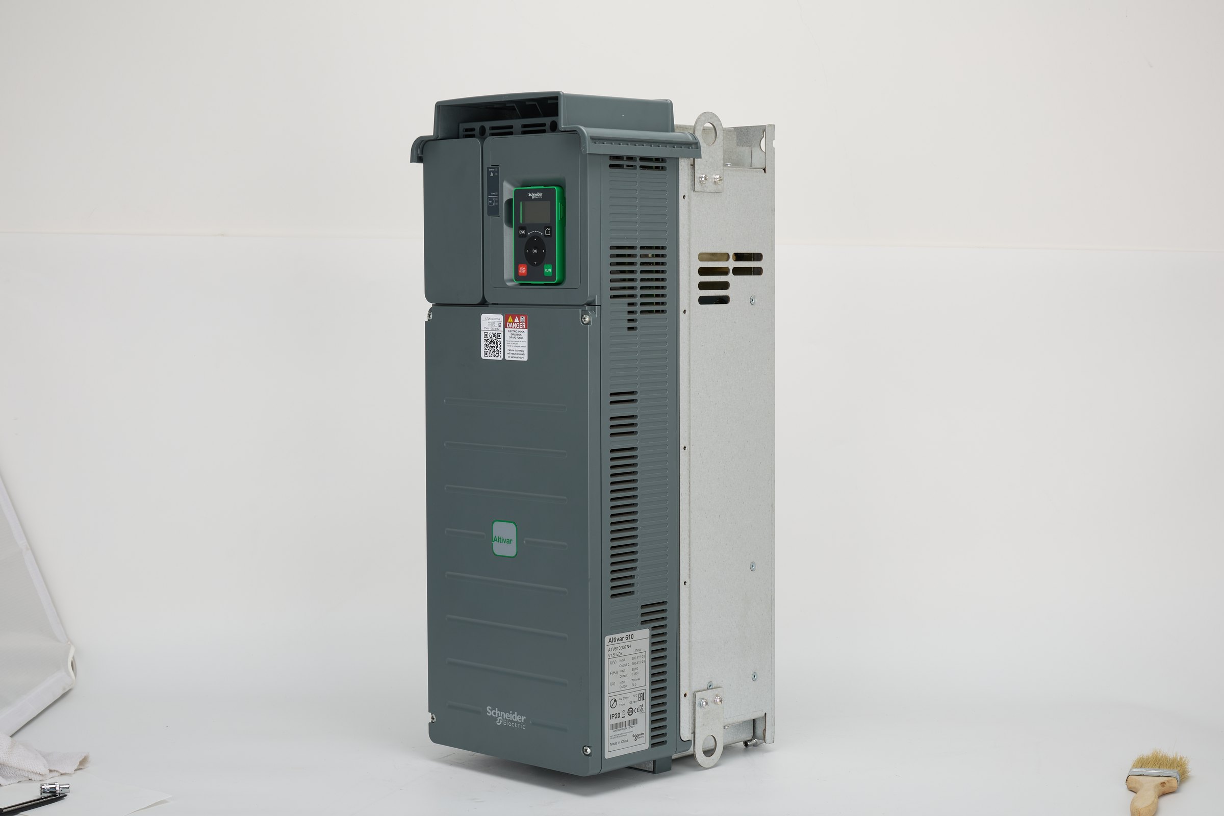 Schneider Electric ATV610D37N4