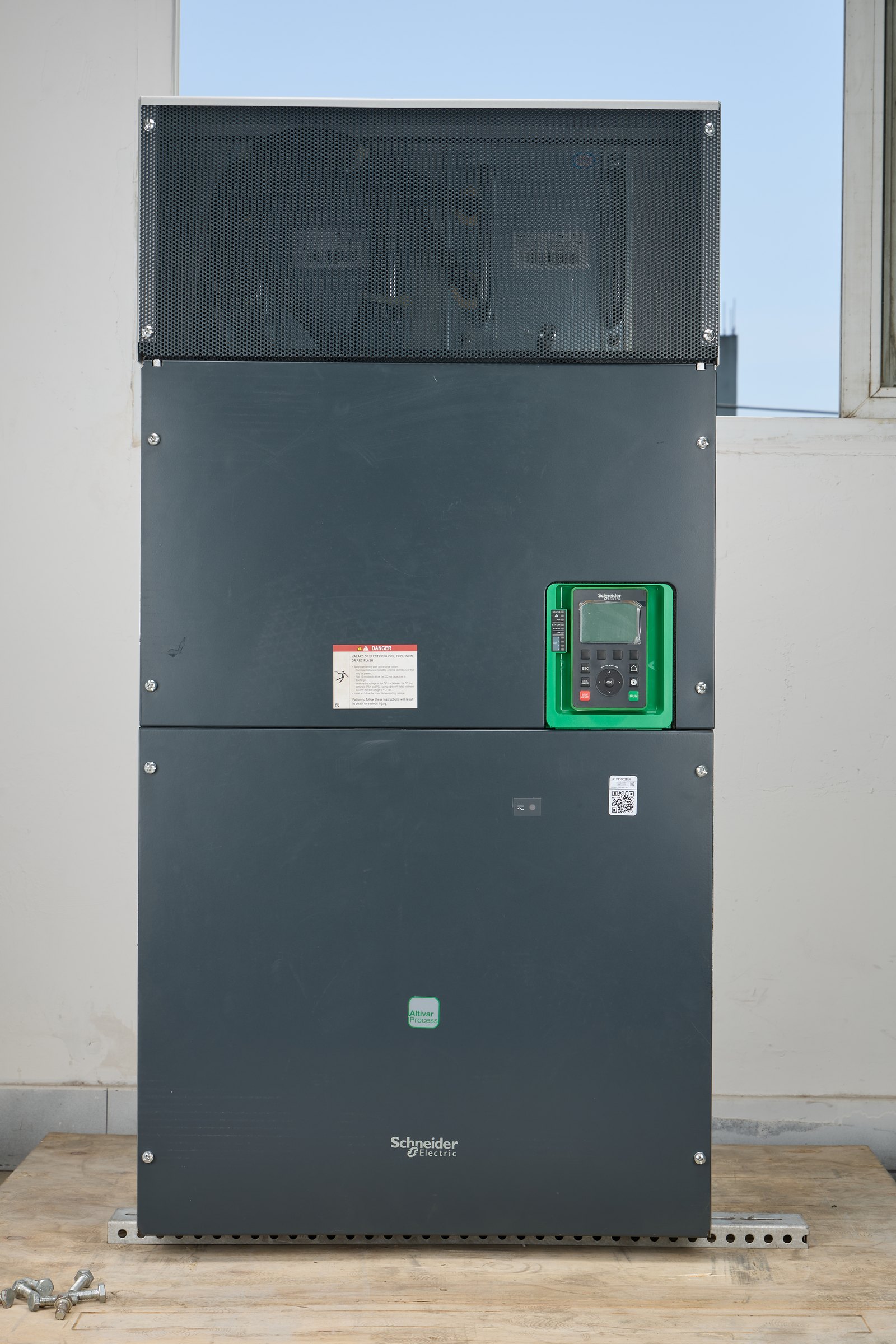 Schneider Electric ATV630C25N4