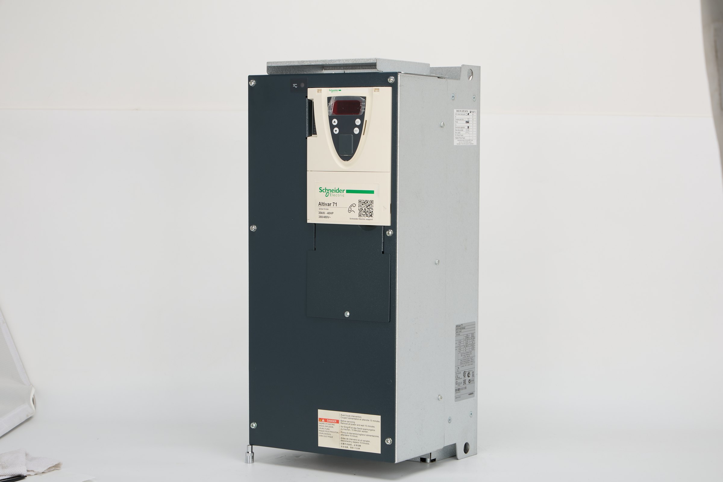Schneider Electric ATV71HD30N4Z