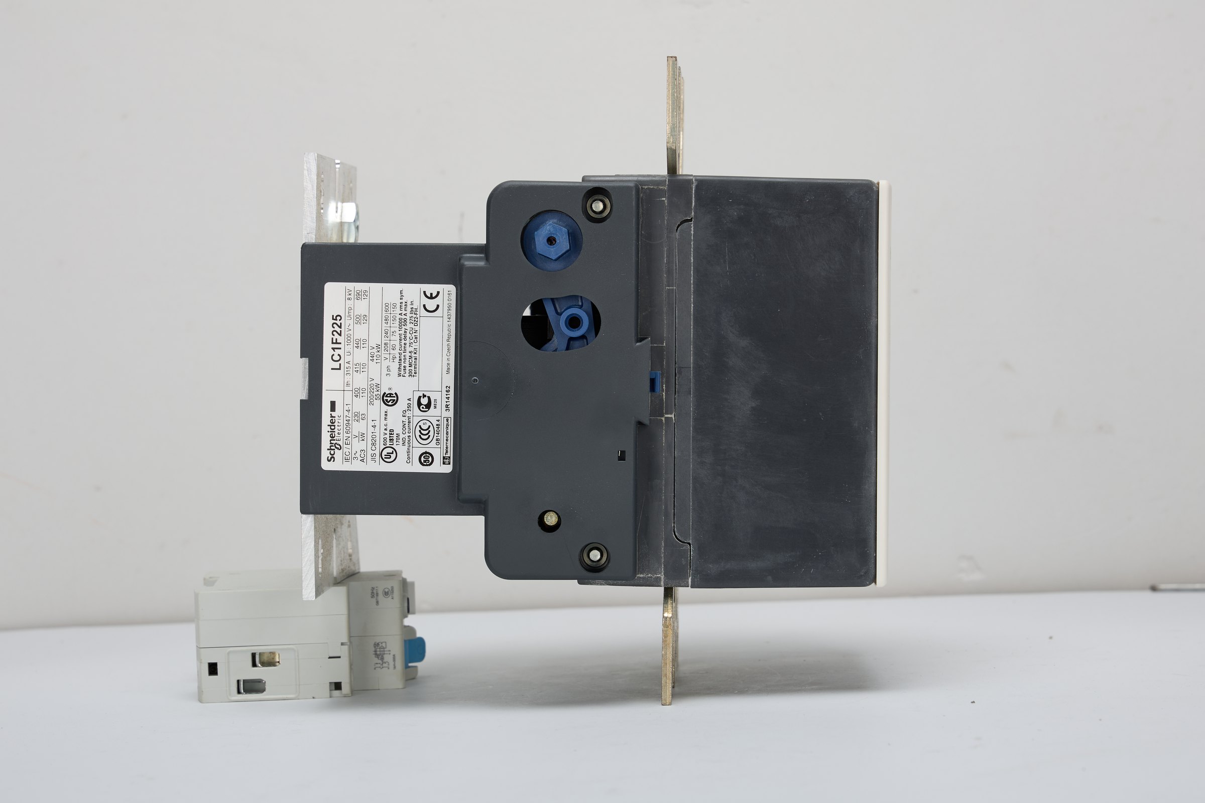 Schneider Electric LC1F225 3P 225A AC Contactor